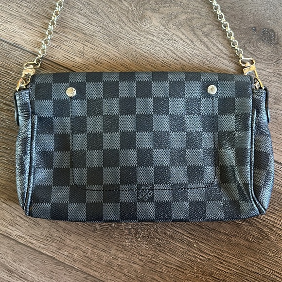 Louis Vuitton Bag - Picture 3 of 5
